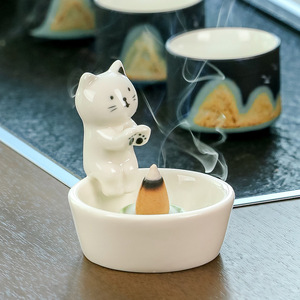 Brûleur d'encens en céramique en forme de chat avec diffuseur d'aromathérapie à cône de bois de santal pour la maison et le bureau - Product Image 4