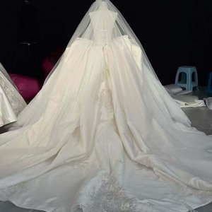 Hz004 ชุดเดรสทรงเมอร์เมด/ทรัมเป็ตสีงาช้างสุดหรูหราทันสมัย สายเดี่ยวประดับลูกปัด ช่วงเอวทรงบาสก์ ประดับเหรียญสมมาตร ผ้าซาตินดัชเชส ยาวกรอมพื้น - Product Image 5