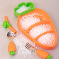 Assiette à dîner en silicone pour alimentation de bébé en forme de carotte, plaque d'aspiration en silicone divisée antidérapante avec ensemble de paille fourchette cuillère
