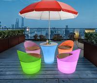 Modernes Langlebiges Wasserfestes PP-Material Outdoor-Möbelset mit Sofa und Esstisch sowie Gartenstühlen für Hotel und Wohnzimmer