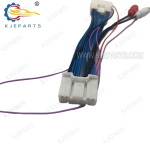 28-poliger Stecker auf 30-polige Buchse Kompletter Kabelbaum mit 2-Cinch-Adapter für Toyota Car - Product Image 6