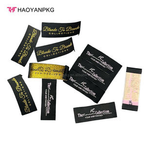 Étiquettes textiles en satin tissé de haute qualité, personnalisées, lavables, avec logo imprimé, pliées en bout, pour vêtements et accessoires. - Product Image 4