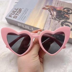 Lunettes de soleil en forme de cœur tendance, vintage et anti-UV pour fêtes et célébrations (vente en gros) - Product Image 5