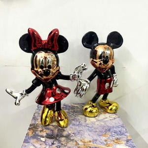 Nouvelle conception de sculpture artistique Mickey et <span class=keywords><strong>Minnie</strong></span>, modèle personnalisable en résine/fibre de verre, peint à la main, décoration de table pour la maison ou un mariage - Product Image 2