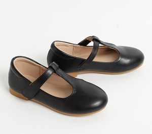 Chaussures pour enfants personnalisées en cuir confortables, chaussures plates noires pour l'école pour filles - Product Image 3