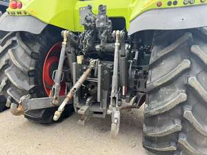 จอยสติ๊กควบคุม <span class=keywords><strong>CLAAS</strong></span> <span class=keywords><strong>850</strong></span> AXION รถแทรกเตอร์มือสองพร้อมใช้งาน เกียร์บ็อกซ์พร้อมใช้งาน 100% สภาพดีเยี่ยม สำหรับงานเกษตร นำเข้าจากเยอรมนี - Product Image 5