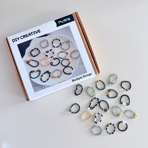 Pulseira Feminina Artesanal DIY de Plástico Multicamadas com Contas de Lucite, Estilo Boêmio Europeu, Dourada, Preta e Branca, Atacado - Product Image 1