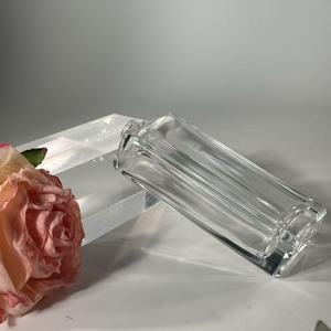 Flacon <span class=keywords><strong>de</strong></span> <span class=keywords><strong>parfum</strong></span> vide <span class=keywords><strong>de</strong></span> luxe 106 ml en verre transparent rectangulaire rechargeable, bouteille d'<span class=keywords><strong>eau</strong></span> en verre - Product Image 3