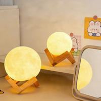 Lampe Lune Douce, Veilleuse Étoilée, Lampe d'Ambiance Planète pour Chevet, Décoration Luminousite Tactile pour la Maison