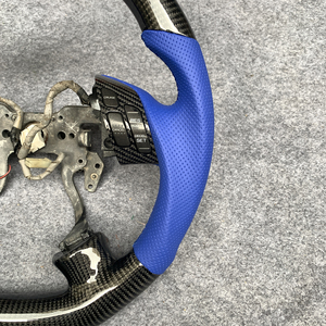 พวงมาลัยแบบสปอร์ต 4 ก้าน หน้าจอ LED หุ้มหนังคาร์บอนไฟเบอร์แท้ สำหรับรถยนต์ Honda Accord รุ่นที่ 7 ปี 2003-2007 และ Odyssey ปี 2005-2010 - Product Image 3