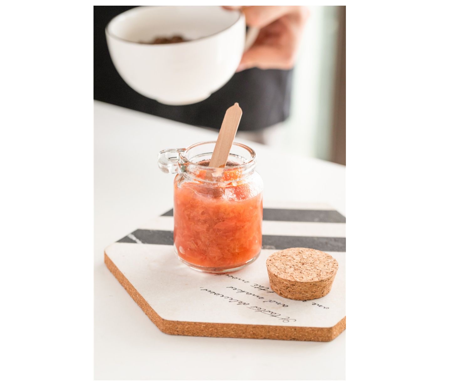 250ML Custom Yogart Glass Bottle With Cork Stopper And Wood Spoon Storage Jar