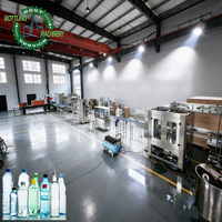 Équipement de remplissage d'eau en bouteille CGF8-8-3 à haute stabilité, 3000 BPH, ligne d'eau potable PET 0-2 L, fonctionnement continu 24h/24