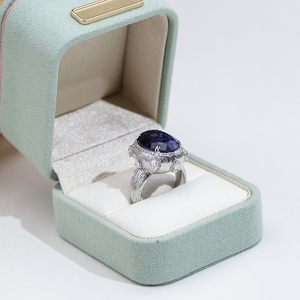 Anillo Messi Gems MSR-2081 de 10k con zafiro azul real de corte ovalado y diamante cultivado en laboratorio - Product Image 6