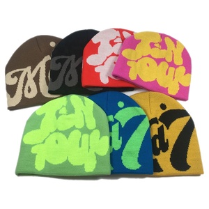 Bonnet d'hiver unisexe en tricot coloré, modèle OEM haut de gamme, populaire et très demandé, avec motifs jacquard personnalisés, ensemble bonnet femme - Product Image 1