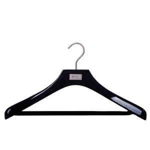 Роскошная Черная Нескользящая деревянная вешалка для одежды с широким плечом - Product Image 5