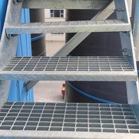 Grille d’égouttement en acier de qualité professionnelle, sur mesure,  trottoirs, parcs, chantiers de construction et usines