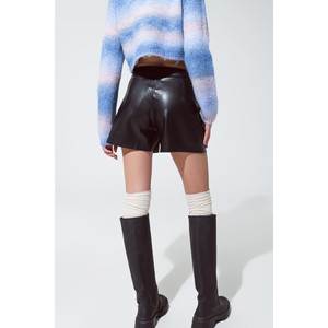 Pantaloncini corti in similpelle con dettaglio in vita - Product Image 2