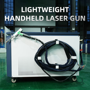 Machine de soudage laser métallique 4 en 1 refroidie par eau avec quatre alimentateurs de fil pour le travail de l'aluminium, de l'acier et du cuivre - Product Image 1