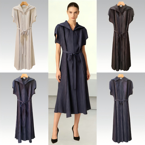 Abito Midi Plissettato Personalizzato da <span class=keywords><strong>Donna</strong></span>, Elegante Vestito a Linea A con Maniche Corte, Colore Kaki, Moda Minimalista, Fornitore OEM ODM all'Ingrosso - Product Image 4