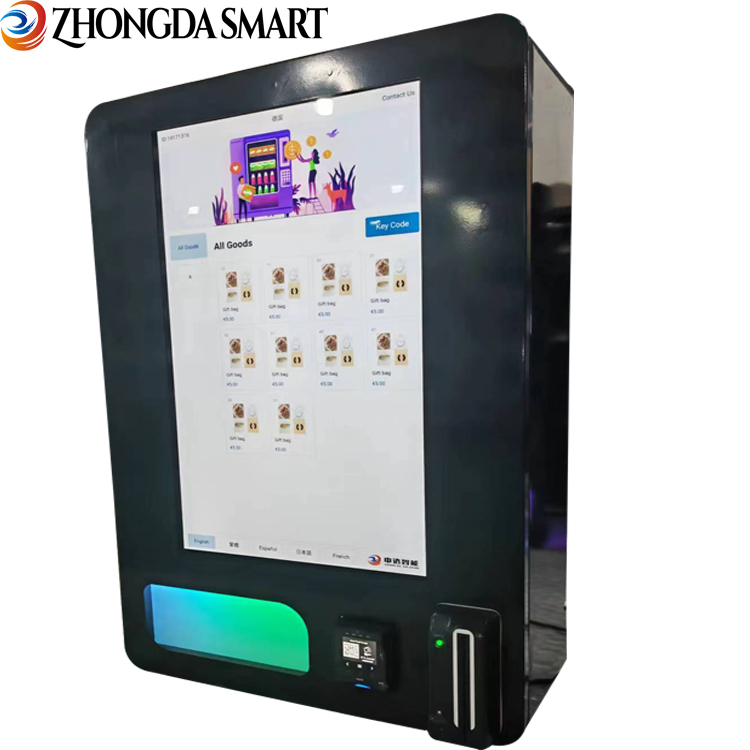 Небольшой торговый автомат с сенсорным экраном и кредитной картой