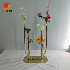 แท่นวางดอกไม้โลหะทรงสูงสีทองสำหรับงานแต่งงานที่บ้านของตกแต่งโต๊ะสุดชิคเทรนด์ใหม่ที่ราบรื่น - Product Image 1
