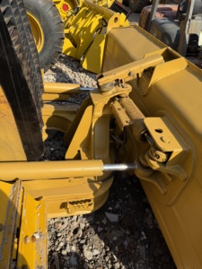 Bulldozer compact d'occasion CAT D5K, engin de terrassement sur chenilles, faible nombre d'heures de travail, équipement de construction - Product Image 4