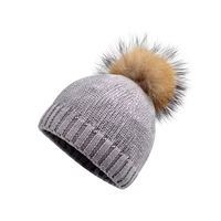 Bonnet en tricot côtelé avec pompon, bonnet d'hiver thermique scintillant avec strass pour femme, accent en fausse fourrure, logo personnalisé, idéal pour le froid
