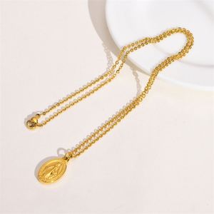 Collar de Acero Inoxidable para Mujer con Colgante Ovalado de la Virgen María - Product Image 3