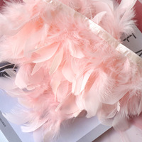 Matériel de décoration de vêtements de danse bricolage en gros-Applique murale en plumes de poulet de feu faite à la main motif teint jupe en tissu de plumes en dentelle