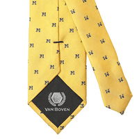 Marque distributeur Cravates en soie personnalisées faites à la main Logo d'entreprise Cravates Nom personnel Cravate Alphabet M Sergé texturé Luxe pour homme