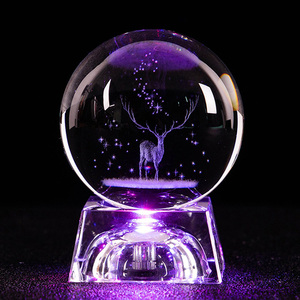 Benutzer definierte 3D-Lasergravur Glas Kristall kugel Brief besch werer mit LED-Basis