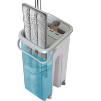 Vadrouille plate main libre blanche de 32cm avec seau rotatif à poteau en acier pour une utilisation au sol Fournitures de nettoyage ménager paresseux Vente en gros