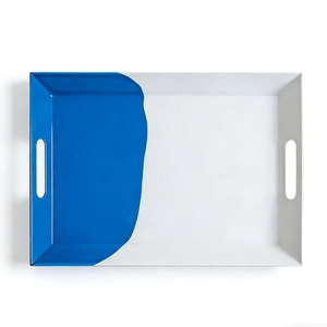 Plateau de service rectangulaire en mélamine soyeuse ultra-contemporain de 15 x 11 pouces avec poignées, plateau de rangement polyvalent - Product Image 1