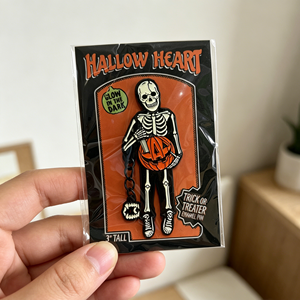 Spilla da bavero in metallo personalizzata, in smalto morbido, con catena, che si illumina al buio, a tema <span class=keywords><strong>horror</strong></span> anni '80, nera, per giacca, decorazione di Halloween - Product Image 3