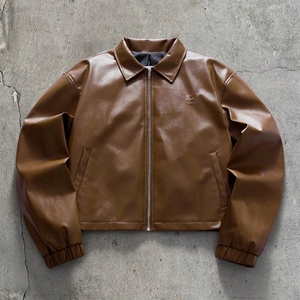 Giacca in Pelle Vintage Marrone con Logo Personalizzato, Stile Streetwear da <span class=keywords><strong>Uomo</strong></span>, Giacca Bomber Ricamata OEM, Giacca in Pelle Bomber Boxy per <span class=keywords><strong>Uomo</strong></span> - Product Image 1