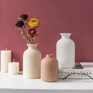 Handgemaakte Nordic Minimalistische Keramische Vaas Tafelblad Kunst Rustieke Porseleinen Bloemknop Keramische Vaas Voor Woonkamer Decoratie