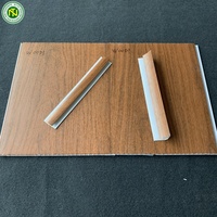 Material De Construcción Panel De Revestimiento De Pared Paneles De Hojas De Madera Pvc Cuadrado Contemporáneo Apartamento PVC Techos De Plástico En Guangzhou
