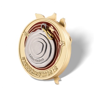 Medalla Deportiva Metálica Personalizada con Diseño Único y Especial en Forma de Trofeo 3D - Product Image 6