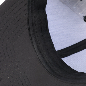 Casquette de sport unisexe imperméable structurée en maille perforée découpée au laser avec logo en PVC caoutchouc imprimé et brodé sur mesure de haute qualité - Product Image 4