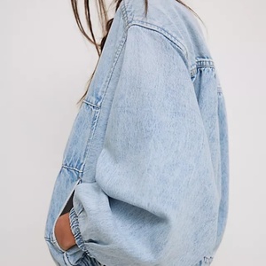 2025 OEM New Arrival Loose <b>Denim</b> Jacket Ladies <b>Coat</b> for Women Washed <b>Denim</b> Bomber Jacket - Product Image 4