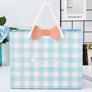 DAMAI Feliz Día de San Valentín, Regalo de San Valentín, Bolsa de Papel Azul con Lazo Rosa y Diseño a Cuadros - Product Image 1