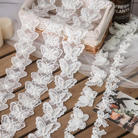 Ruban de Dentelle Guipure Brodé Blanc, Tissu Décoratif avec Papillons et Perles pour Couture