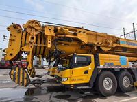 Grue tout-terrain de 260 tonnes fabriquée en Chine avec moteur Sinotruk MAN, flèche à 8 sections, garantie à distance d'un an
