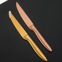 Hochwertiges Edelstahl-Steakmesser mit Wellenschliff, Goldfarbenes Küchenmesser, Tafelmesser aus Metall