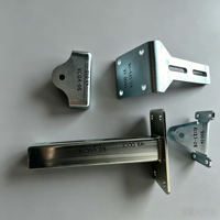 Pièces sur mesure en tôle d'acier inoxydable, service de soudage, finition brossée, couvercle incurvé, pièces de fabrication en tôle