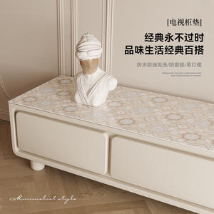 แผ่นรองขาตั้งทีวีพิมพ์ลายพรีเมียม รูปทรงสี่เหลี่ยมผืนผ้า ผลิตจาก PVC กันลื่น กันน้ำมัน ดีไซน์ทันสมัย สำหรับตู้ข้างเตียง ตู้ไวน์ - Product Image 2