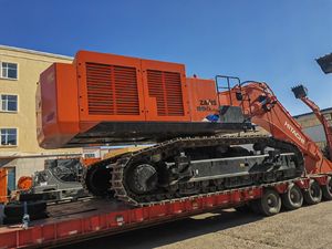 รถขุดตีนตะขาบฮิตาชิ ZX890LCH สีส้ม พร้อมระบบไฮดรอลิกสำหรับงานก่อสร้างและเหมืองแร่ ควบคุมด้วย PLC และมีประสิทธิภาพสูง - Product Image 6