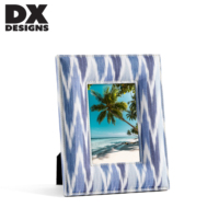 Cadre photo 4x6 5x7 imprimé Ikat bleu et blanc, cadre photo en toile enveloppée de tissu, présentoir de table, décoration intérieure bohème côtière