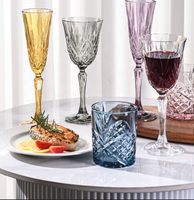 Verres à pied de style verre taillé vintage, gobelets à vin rétro gravés, design couleur personnalisé, vente en gros d'usine pour mariages, bars et fêtes