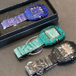 Montre à quartz originale de luxe avec strass carrés, cadran analogique à chiffres romains, bracelet en acier inoxydable et fermoir papillon - Product Image 1